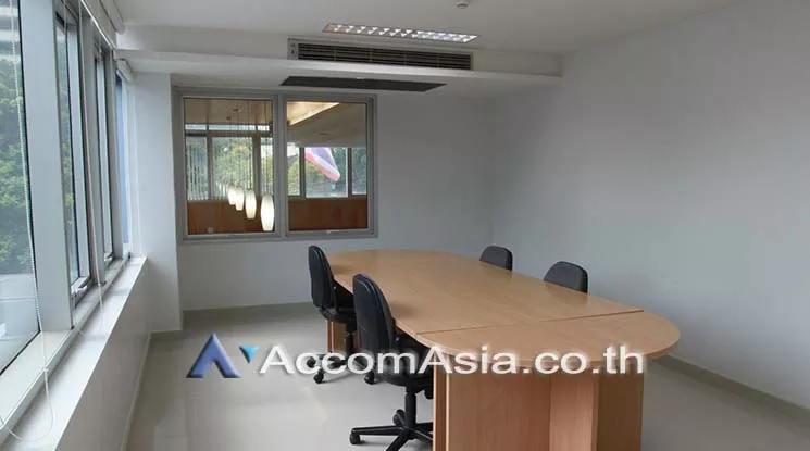  1  Office Space For Rent in Sukhumvit ,Bangkok BTS Ekkamai at Compomax Building AA18919